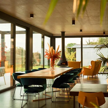 Tavarneta Estate Couette-café 4*