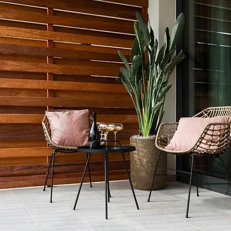 Tavarneta Estate Dobrovo