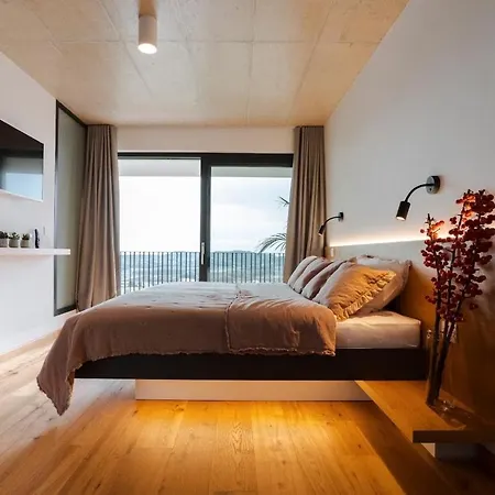 Tavarneta Estate Couette-café Dobrovo