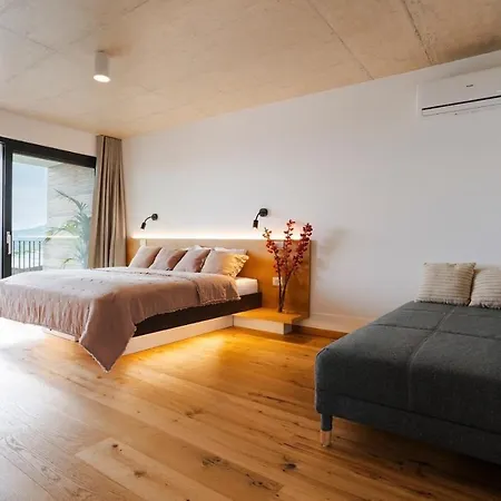 Tavarneta Estate Dobrovo