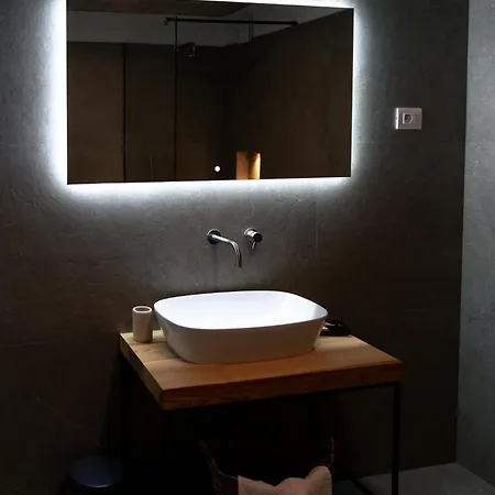 Tavarneta Estate Couette-café