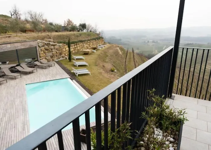 Tavarneta Estate 4* Dobrovo