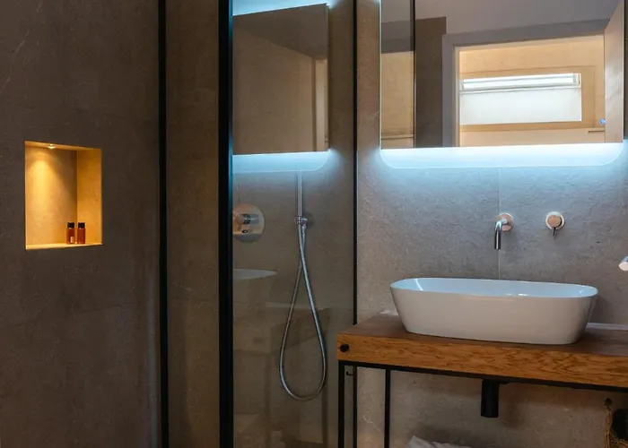 Tavarneta Estate 4* Dobrovo